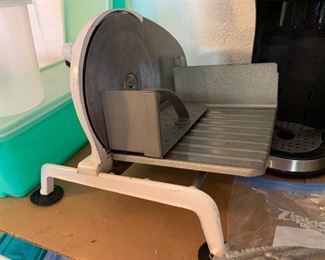 Meat slicer