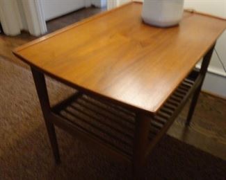 Mid Century Modern Side Table 18x28x22