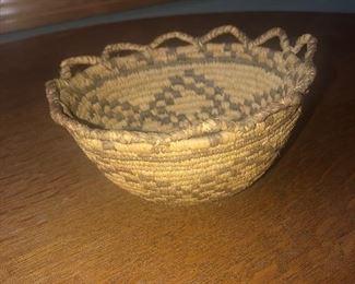 Vintage Pima Native American Handmae Basket 