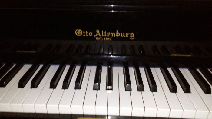More Recent Otto Altenburg, Est. 1847, modern black gloss spinet piano.