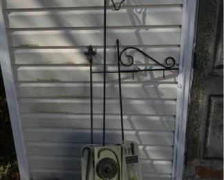 Yard Stakes/Sconces https://ctbids.com/#!/description/share/288122