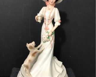 Lenox Coca Cola Lady https://ctbids.com/#!/description/share/288170