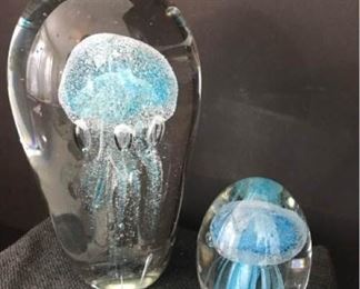 Jellyfish In Glass https://ctbids.com/#!/description/share/288018