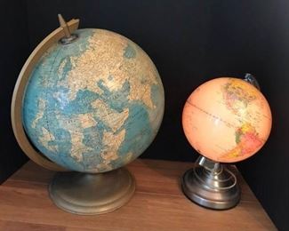 Imperial World/Light Up Globes https://ctbids.com/#!/description/share/288034