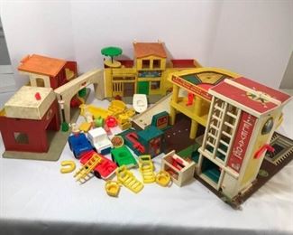 Retro Fisher Price https://ctbids.com/#!/description/share/288055