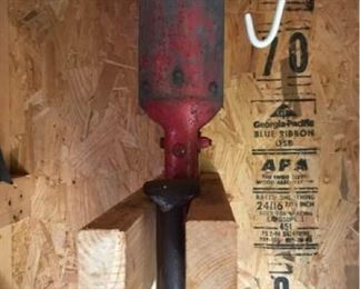 Post Hole Digger/Heavy Bar https://ctbids.com/#!/description/share/288093