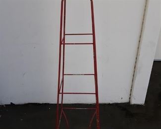 Metal outdoor plant stand