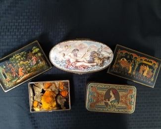 Lot of 5 interesting decor boxes