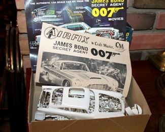 #41 - 1966 James Bond 007 Aston Martin DB5 1:24 Model Kit