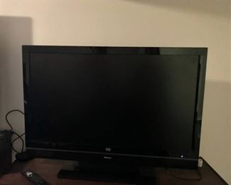 HP 42" Media Smart LCD Television with remote