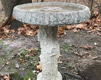 Concrete (2 piece) bird bath