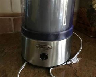 VillaWare Classic Ice Cream & Gelato Maker (works)