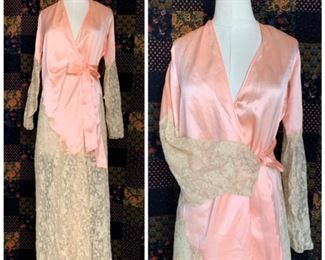 Stunning 1920s silk and lace boudoir robe