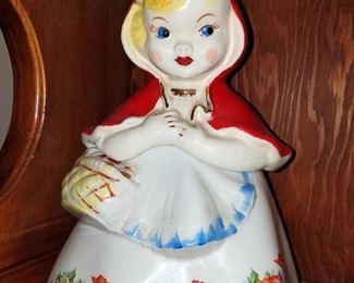 Vintage 1940's Little Red Ridinghood cookie jar. 135889