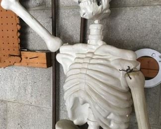 198 Dem Bonesmin