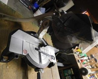 Black and Decker power Mitre saw