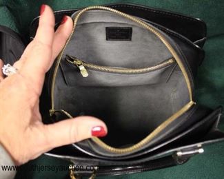  Authentic “Louis Vuitton” Black Leather Epi Pint Neuf MI I020 Purse

Auction Estimate $500-$1000 – Located Glassware 