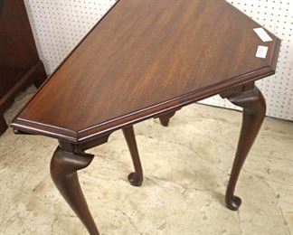  SOLID Mahogany “Henkel Harris Furniture” Queen Anne Drop Side Napkin Table

Auction Estimate $200-$400 – Located Inside 