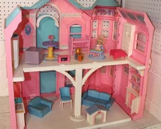 Childs Barbie Play House with Accessories and Barbie’s
Auction Estimate $20-$50 – Located Glassware
