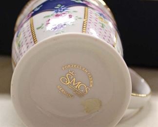  Hand Painted Porzellan Fabrik SMCS Tirschenrueth Bavaria Germany Cups in Box

Auction Estimate $20-$50 – Located Glassware

  