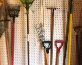 Misc gardening tools 