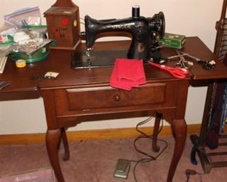 1941 Singer model 15-90