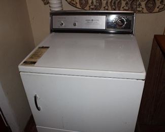 GE gas dryer. also have an electric dryer