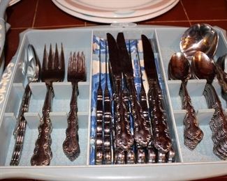 Oneida stainless, big set