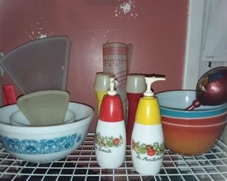 Vintage bowls, ketchup and mustard dispensers 