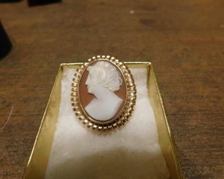 10K Gold Cameo