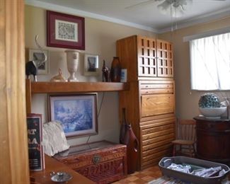 Overview 2d Bedroom, Pier Set, Night Stand, African Art, World Map, Pillows, Glass Buoy's, Vanities