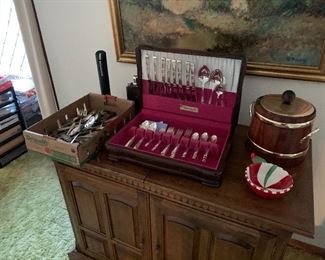 Community Silverware Set