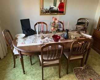 Ethan Allen dining table W/ 6 chairs