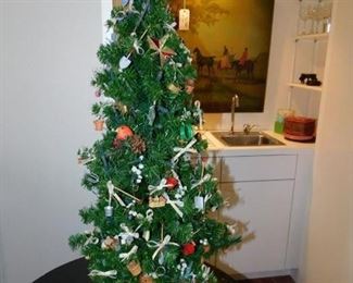 GARDEN CHRISTMAS TREE 