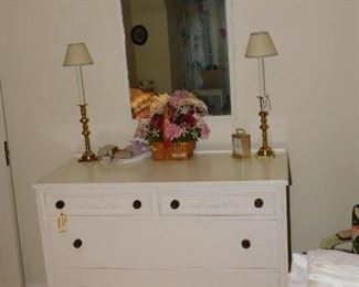 more WHITE FURNITURE from the 1920s