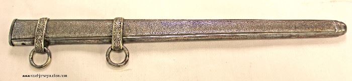 Lot 2: German Reichsbahn dress dagger model 1935 railway dagger with black cellulite grip
