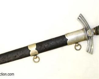 Lot 5: WWII German Luftwaffe dagger with scabbard first model