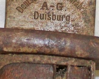 Lot 72: DWM Butcher Blade Bayonet for a Mauser Deutsche Machinenfabrik A-G Duisburg with leather and steel scabbard