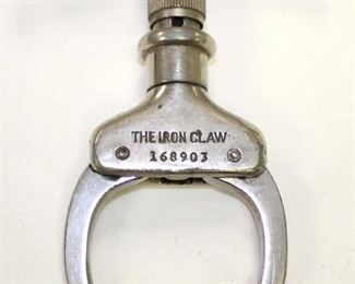 Lot 83: 3pc lot: Smith and Wesson Springfield, Mass. hand cuffs 007013 and Argus Manuf Co. Chicago, Ill. U.S.A. Pat. 1950757 Pat. 2066654 The Iron Claw Come Along with leather case