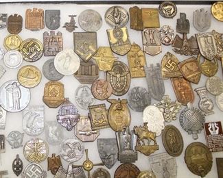 Lot 106: 99pc WWII German Day Badges or Tinni Badges (lot of 99)