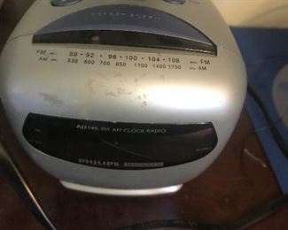 Alarm radio/clock