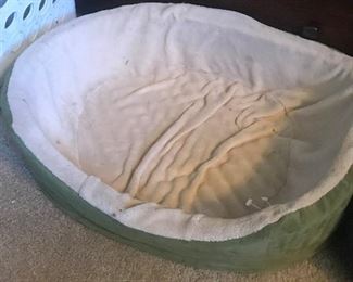 Pet bed