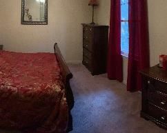 Queen size Bed, Dresser w/ Mirror, Chest of Drawers, 2 Night Stands, Matching Lamps