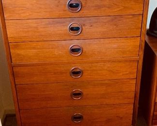 MCM/Modernist Chest of Drawers - oiled walnut