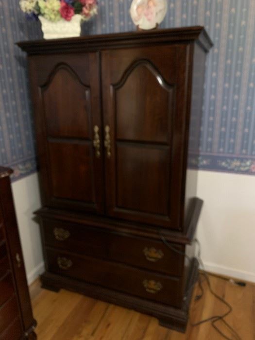 #3		Kincaid Entry. Center w/2 drawers & 2 sliding Doors  38x21x62	 $75.00 
