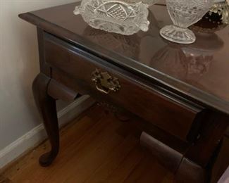 #24		Kincaid End Table w/1 drawer  22x27x23 w/q/a legs  (2)  $50 each

