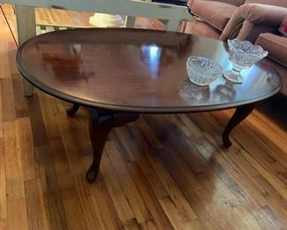 #27		Oval q/a Leg Coffee Table - Kincaid  46x27x17	 $30.00 

