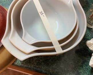 #84		3 stack Pyrex bowls  brown/yellow	 $35.00 
