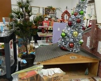 Holiday, dollhouse furniture