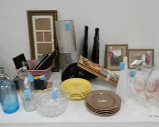 Kitchen items, picture frames
